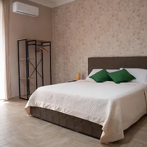 ** Alojamento de Acomodação e Pequeno-almoço Caracciolo 109 Itália